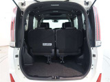 ワゴンならではの広々としたラゲージスペースを備えています。ライフスタイルに合わせていろいろな物を積み込めます!