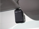 ◆ドライブレコーダー◆映像・音声などを記録する自動車用の装置です。 もしもの事故の際の記録はもちろん、旅行の際の思い出としてドライブの映像を楽しむことができます。