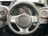 インテリアに合わせたデザインのステアリングは、運転される方のことも考え、運転しやすい形状、大きさです。是非一度、実際に触ってお確かめください。