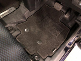 嬉しい純正フロアマット付き♪ 状態も良好です(^^♪