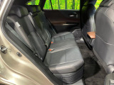 後部座席も気になるようなキズ・汚れやへたり等、大きなダメージはなく、良好な状態です。