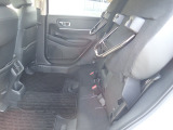 ◆チップアップ&ダイブダウン機構付【ULTR SEAT】は後席座面を左右分割で跳ね上げることができます。トランクで積載できない背の高い荷物をラクラク収納できます。ホンダ車ならではの人気装備です。