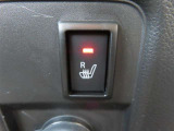 運転席にはシートヒーターが付いています。最近の冬場は例年よりも寒くなっています。。。シートヒーターがあるとないとじゃ大違い!ぜひお試しあれ!