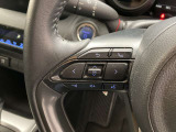 運転中、オーディオの操作をしてて、ハッとしたことはありませんか?ステアリングスイッチは、運転中でもハンドルでオーディオの操作が可能です。安全なドライブをサポートします。