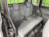 後部座席も気になるようなキズ・汚れやへたり等、大きなダメージはなく、良好な状態です。