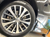 【純正16インチアルミホイール】外観にマッチした純正アルミホイールを装着しております。各種社外アルミホイールや、スタッドレスタイヤも取扱いしております。是非ご相談ください♪