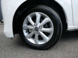 アルミホイールはいてます★ドレスアップにも、燃費にも貢献しています♪