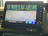 【バックカメラ】駐車時に後方がリアルタイム映像で確認できます。大型商業施設や立体駐車場での駐車時や、夜間のバック時に大活躍!運転スキルに関わらず、今や必須となった装備のひとつです!