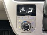 オートエアコンは温度を設定するだけで、自動で風量などを設定してくれます。運転しながら操作も必要ないので、安全性も向上します。