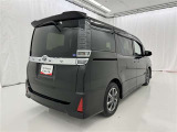 後ろから見ると車の印象も変わりますね♪