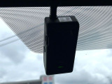 【ドライブレコーダー】ドライブレコーダー装備!走行中はもちろん、あおり運転や事故に遭遇した際、映像で記録し、万一のリスクに備えます。※記録用SDカードはお客様ご自身でご準備いただく必要があります。