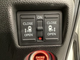【両側パワースライドドア】両側がパワースライドドアになっており、運転席のスイッチやスマートキーでも開閉が可能です!開口部も広いので乗り降りも楽々♪