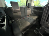 3列目シートはもちろん状態良好☆大人でもゆったりと座って頂けますので、大人数でのお出かけもラクラクです♪ご家族で、気の知れた仲間で、ドライブに行くのが楽しみですね♪