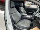 運転席まわりは、使用感も少なく良好な状態です。