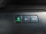 省燃費モードの切り替えができるスイッチです♪低燃費なエコ運転を、車が自動的に制御します。