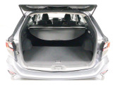 大容量のラゲッジルーム。リヤシートのバックレストを分割して倒す事で拡張出来ます