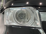 LEDヘッドライトは、点灯の瞬間から最大光量を発揮し、突然暗くなるトンネルなどでの安定感を高めます。