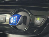 エレクトロシフトマチック(電子式シフトレバー)を採用しております(^^♪直感的に操作することができます!