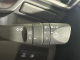 【オートライト(AUTO)】外の明るさをシステムが感知して、自動でヘッドライトが点灯します!ヘッドライトをつけ忘れを防ぐ便利機能です。