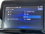 Bluetooth対応の日産純正ナビなのでスマホの音楽を車内で聴けるのでお出かけの時もお気に入りの曲を聴きながらノリノリドライビング♪