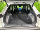 【パワーバックドア】スマートキーや運転席のボタンを押すだけでリアゲートが自動で開閉します!荷物を持っている時や、高い位置にあるバックドアを閉める際に便利な機能です♪