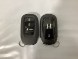 スマートキー付きですからドアロックの開閉およびエンジンスタートが楽々です。電動スライドドアの開け閉めもボタンで操作できます。スペアキーも同じものを用意しております。