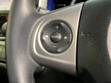ステアリングにオーディオ操作スイッチが付いています。オーディオ画面に直接タッチしなくても操作が出来ますので、運転に集中できます。