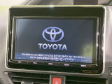 【大画面ナビ】人気の大型8インチナビを装備。存在感のある大画面はインパクト大!ナビ利用時のマップ表示は見やすく、テレビやDVDは臨場感がアップ!いつものドライブがグッと楽しくなります♪