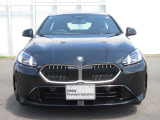 BMWと言えば特徴的なキドニーグリル。ダイナミックなフロントマスクを演出します。