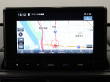 【純正8インチナビ】使いやすいナビ操作にオーディオ機能も充実!Bluetooth接続で運転中のハンズフリー電話や好みの音楽を車内に流す事が出来ます。ラインナップや車種に応じて豊富な機能が使用可能♪