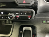 運転席/助手席シートヒーターで寒い日もすぐに温かくなり快適に過ごせます。2段階の温度調整が可能です