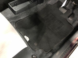 嬉しい純正フロアマット付き♪ 状態も良好です(^^♪