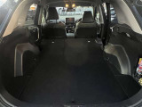 後席シートを倒すとかなり広くなります!長さのある荷物も入ります〇