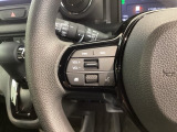 ステアリングにオーディオ操作スイッチが付いています。オーディオ画面に直接タッチしなくても操作が出来ますので、運転に集中できます。