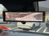 【スマートルームミラー】車両後方のカメラ映像をミラー面に映し出します。車内の状況や天候などに影響されずいつでもクリアな後方の視界が得られます♪