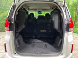 後席を格納すると、これだけの広さが!シーンに合わせたシートアレンジで、大きな荷物も積むことが出来ます♪