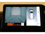 フロントビューで見通しが悪いT字路などの道でも見通し良く映し出してくれるので安心♪※あくまでも補助的な装置なので目視確認もお忘れなく!