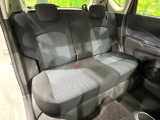 後部座席も気になるようなキズ・汚れやへたり等、大きなダメージはなく、良好な状態です。