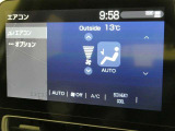「AUTO」スイッチで車内の温度を一定に保ってくれるオートエアコン 快適装備の代名詞 もちろんマニュアル操作も可能ですよ