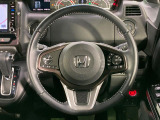 【純正革巻きステアリング】上質な革を使用することで、手にしっかり馴染みとても運転しやすいハンドルです♪