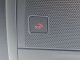【マツダエマージェンシーコール】エアバッグ作動時や衝突時、車内のSOSボタンを押した際に、24時間365日いつでも緊急通報を行い、オペレーターが必要に応じて救急・警察を手配します。万が一の時も安心!