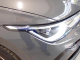 LEDマトリックスヘッドライト、フロントカメラで対向車を検知、LEDを個別に点灯、消灯を制御し最適な配光を可能としたヘッドライトシステムです