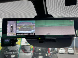 【デジタルインナーミラー】車両後方カメラの映像をミラーに映すことが出来ます。 そのため、後席に人や荷物があって後方が見えづらい場合でもしっかり視界を確保することが出来ます。