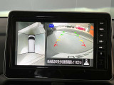 前後左右4つのカメラで、上から見たような映像をお届け、駐車時も安心、アラウンドビューモニター付(肉眼では確認し辛い左前の映像に切り替えることも可能です)。