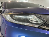 LEDヘッドライトは、点灯の瞬間から最大光量を発揮し、突然暗くなるトンネルなどでの安定感を高めます。