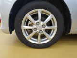 純正アルミホイールです!デザインホイールでかっこいい!