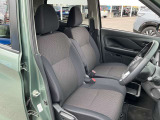 運転席まわりは、使用感も少なく良好な状態です。