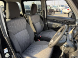 運転席シート廻りは使用感も少なく、良好な状態となっています。前オーナー様が丁寧に使っていたことがよくわかりますね。