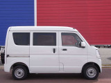 エマージェンシーブレーキや踏み間違い防止アシスト、VDC(ビークルダイナミクスコントロール)、LDW(車線逸脱警報)、先行車発進お知らせ、ハイビームアシストなど安全装置が充実しています(*'&omega;'*)