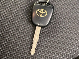 【キーレス】少し離れた場所からでもボタン一つでドアの開錠・施錠ができるのでとっても便利!ドアの鍵穴周りに傷をつけることもありません♪